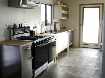 Secluded Cottage with Impressive Views on 20-Acre Retreat in Joshua Tree, California - Joshua Tree, California - glamping.directory
