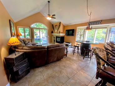 Cabin in the Mountains for Glamping in New Hampshire - Carroll, New Hampshire - glamping.directory