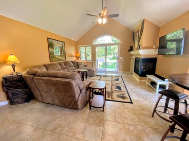 Cabin in the Mountains for Glamping in New Hampshire - Carroll, New Hampshire - glamping.directory