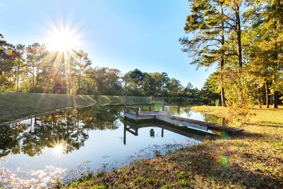 Fantastic Cabin Rental with Outdoor Living Space Ideal for a Lake Conroe Getaway - Willis, Texas - glamping.directory