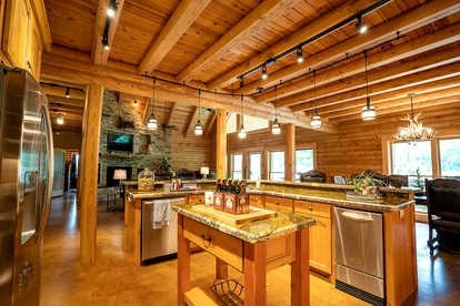 Fantastic Cabin Rental with Outdoor Living Space Ideal for a Lake Conroe Getaway - Willis, Texas - glamping.directory