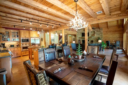 Fantastic Cabin Rental with Outdoor Living Space Ideal for a Lake Conroe Getaway - Willis, Texas - glamping.directory