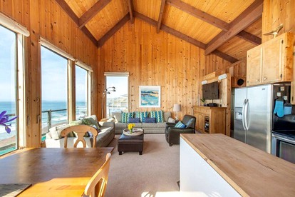 Idyllic Dillon Beach House Rental Ideal for Getaways in California - Dillon Beach, California - glamping.directory