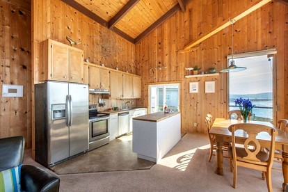 Idyllic Dillon Beach House Rental Ideal for Getaways in California - Dillon Beach, California - glamping.directory