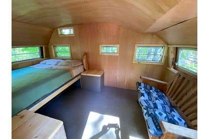 Vintage Camper Rental for Secluded Getaway in Chatham Hills, New Hampshire - Chatham, New Hampshire - glamping.directory