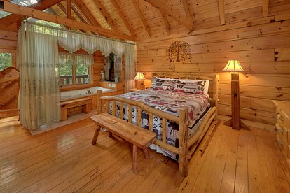 Romantic Escape in Pittman Center, Tennessee in Fully-Equipped Cabin with Hot Tub and Games Room - Pittman Center, Tennessee - glamping.directory