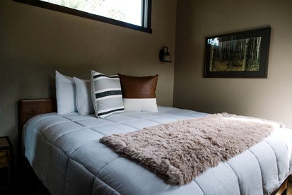 Modern South Dakota Cabin for a Vacation in the Black Hills - Custer, South Dakota - glamping.directory
