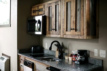 Modern South Dakota Cabin for a Vacation in the Black Hills - Custer, South Dakota - glamping.directory