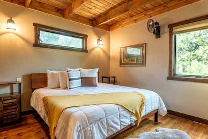 Modern South Dakota Cabin for a Vacation in the Black Hills - Custer, South Dakota - glamping.directory