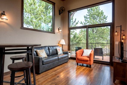 Modern South Dakota Cabin for a Vacation in the Black Hills - Custer, South Dakota - glamping.directory