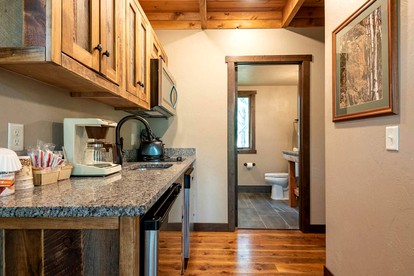 Modern South Dakota Cabin for a Vacation in the Black Hills - Custer, South Dakota - glamping.directory