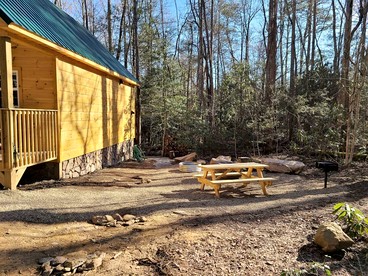 Cute Cabin Surrounded by Trees for a Relaxing Getaway in Nature, the Perfect Base for Exploring the Great Smoky Mountains in Tennessee - Cosby, Tennessee - glamping.directory