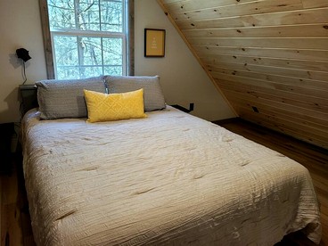 Cute Cabin Surrounded by Trees for a Relaxing Getaway in Nature, the Perfect Base for Exploring the Great Smoky Mountains in Tennessee - Cosby, Tennessee - glamping.directory
