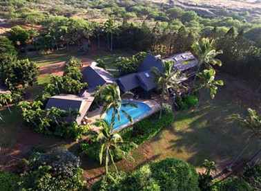 Relaxing Beachfront Villa for Large Groups on Moloka'i, Hawaii - Mauna Loa, Hawaii - glamping.directory