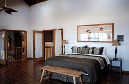 Relaxing Beachfront Villa for Large Groups on Moloka'i, Hawaii - Mauna Loa, Hawaii - glamping.directory