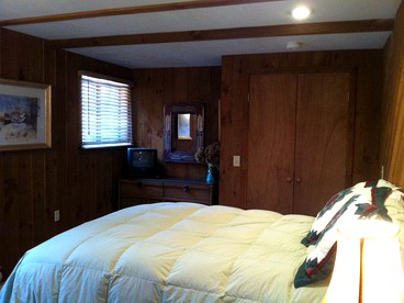 Spacious Mountain Cabin with a Sauna and Ski Trails in Jamaica, Vermont - Jamaica, Vermont - glamping.directory