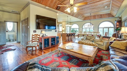 Incredible Luxury Villa in Private Oceanfront Gated Community near Pawleys Island, South Carolina - Georgetown, South Carolina - glamping.directory