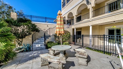 Incredible Luxury Villa in Private Oceanfront Gated Community near Pawleys Island, South Carolina - Georgetown, South Carolina - glamping.directory