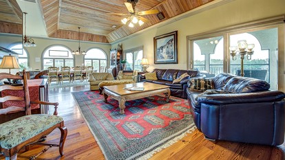 Incredible Luxury Villa in Private Oceanfront Gated Community near Pawleys Island, South Carolina - Georgetown, South Carolina - glamping.directory