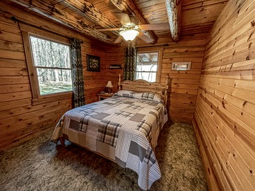 Beautiful Cabin Suitable for Families with Back Porch in Ohio - Millersburg, Ohio - glamping.directory