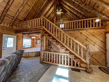 Beautiful Cabin Suitable for Families with Back Porch in Ohio - Millersburg, Ohio - glamping.directory