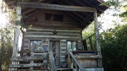 Lovely Log Cabin Rental for Countryside Vacation near Downtown Brenham, Texas - glamping.directory