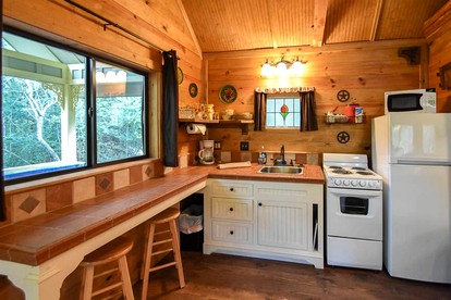 Lovely Log Cabin Rental for Countryside Vacation near Downtown Brenham, Texas - Brenham, Texas - glamping.directory