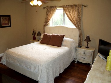 Secluded Cabin Rental with Incredible Views from the Deck near Bass Lake, California - Oakhurst, California - glamping.directory