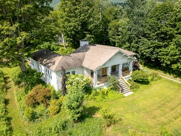 Charming Spanish Courtyard Retreat with Garden & Porch Views in Margaretville, New York - Margaretville, New York - glamping.directory