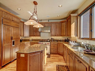 Luxurious Mountain Lodge next to Ski Resort in Breckenridge, Colorado - Breckenridge, Colorado - glamping.directory