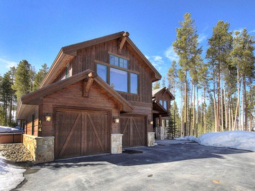 Luxurious Mountain Lodge next to Ski Resort in Breckenridge, Colorado - glamping.directory
