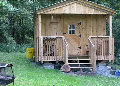 Tranquil Woodland Cabin Rental in Sullivan County, New York - Jeffersonville, New York - glamping.directory