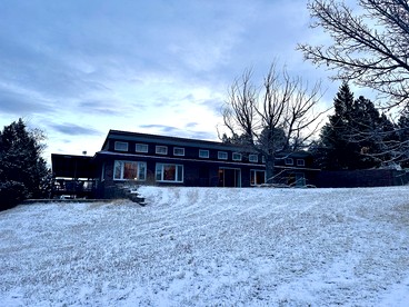 Incredible Peaceful Cottage with Barbecue in Whitehall, Montana - Whitehall, Montana - glamping.directory