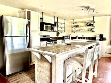 Incredible Peaceful Cottage with Barbecue in Whitehall, Montana - Whitehall, Montana - glamping.directory