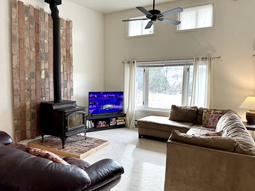 Incredible Peaceful Cottage with Barbecue in Whitehall, Montana - Whitehall, Montana - glamping.directory
