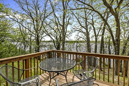 Charming Pet Friendly Cabin for 8 in Fergus Falls, Minnesota - Fergus Falls, Minnesota - glamping.directory