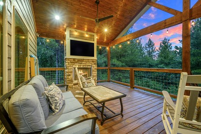 Serene Luxury Cabin Retreat with Private Hot Tub near Broken Bow Lake, Hochatown Oklahoma - Broken Bow, Oklahoma - glamping.directory