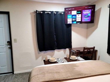 Newly Remodeled Escape with Peaceful Nights & Outdoor Lounge in Williams, Arizona - Williams, Arizona - glamping.directory