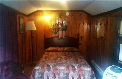 Historic Log Cabin for Weekend Getaway to the Badlands, South Dakota - Lead, South Dakota - glamping.directory