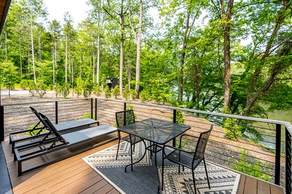 Magical Secluded Tiny House with Hot-tub and Fire Pit in Luray, Virginia - Luray, Virginia - glamping.directory