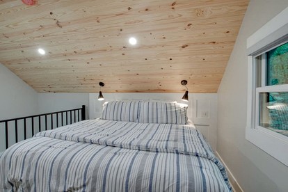 Pet-Friendly Tree House Great for a Relaxing Escape in Alabama - Scottsboro, Alabama - glamping.directory