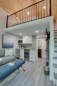 Pet-Friendly Tree House Great for a Relaxing Escape in Alabama - Scottsboro, Alabama - glamping.directory