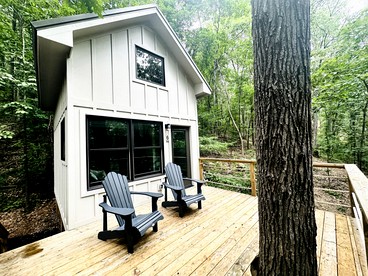 Pet-Friendly Tree House Great for a Relaxing Escape in Alabama - Scottsboro, Alabama - glamping.directory