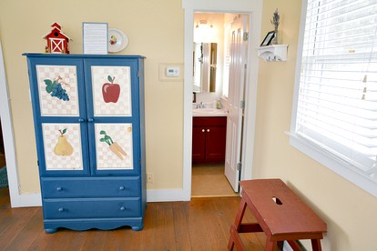 Beautifully Furnished Bed and Breakfast Suite for Two Guests in Madison, Georgia - glamping.directory