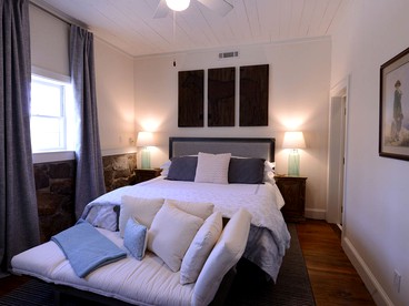 Extraordinary Vacation Rental for Large Groups at Lake Rabun, Georgia - Lakemont, Georgia - glamping.directory
