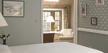 Luxurious Private Room Accommodation with Lovely Porch near Long Lake, Maine - Waterford, Maine - glamping.directory