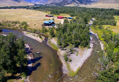 Secluded Cabin with River and Mountain Views near Columbus, Montana - Nye, Montana - glamping.directory