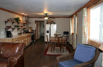 Secluded Cabin with River and Mountain Views near Columbus, Montana - Nye, Montana - glamping.directory