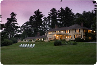 Lovely Lakeside Cottage Rental near Holderness, New Hampshire - glamping.directory