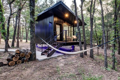Serene Woodland Cabin Oasis near Trinity River in Texas - Alvord, Texas - glamping.directory